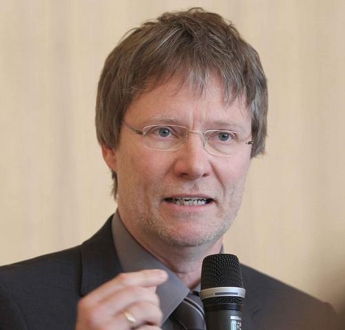 D: Landessynode wählt Thomas Hofer zum Vertreter von Landesbischof Weber