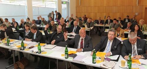 D: Landessynode diskutiert über die bisherige Umsetzung der Reformbeschlüsse